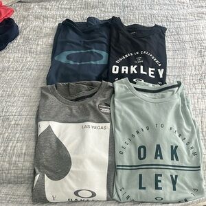 4 mens Oakley t-shirts